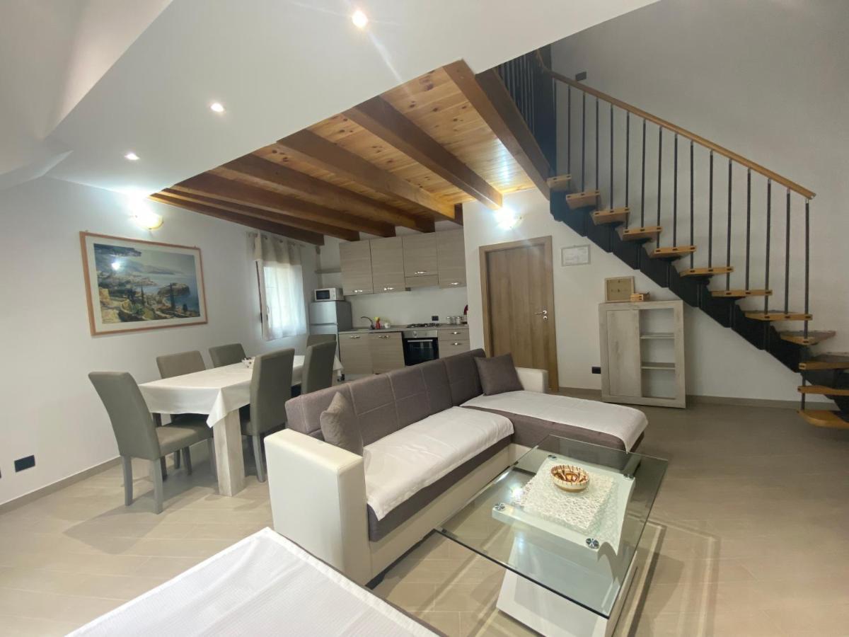 Apartman Galerija โอกูลิน ภายนอก รูปภาพ