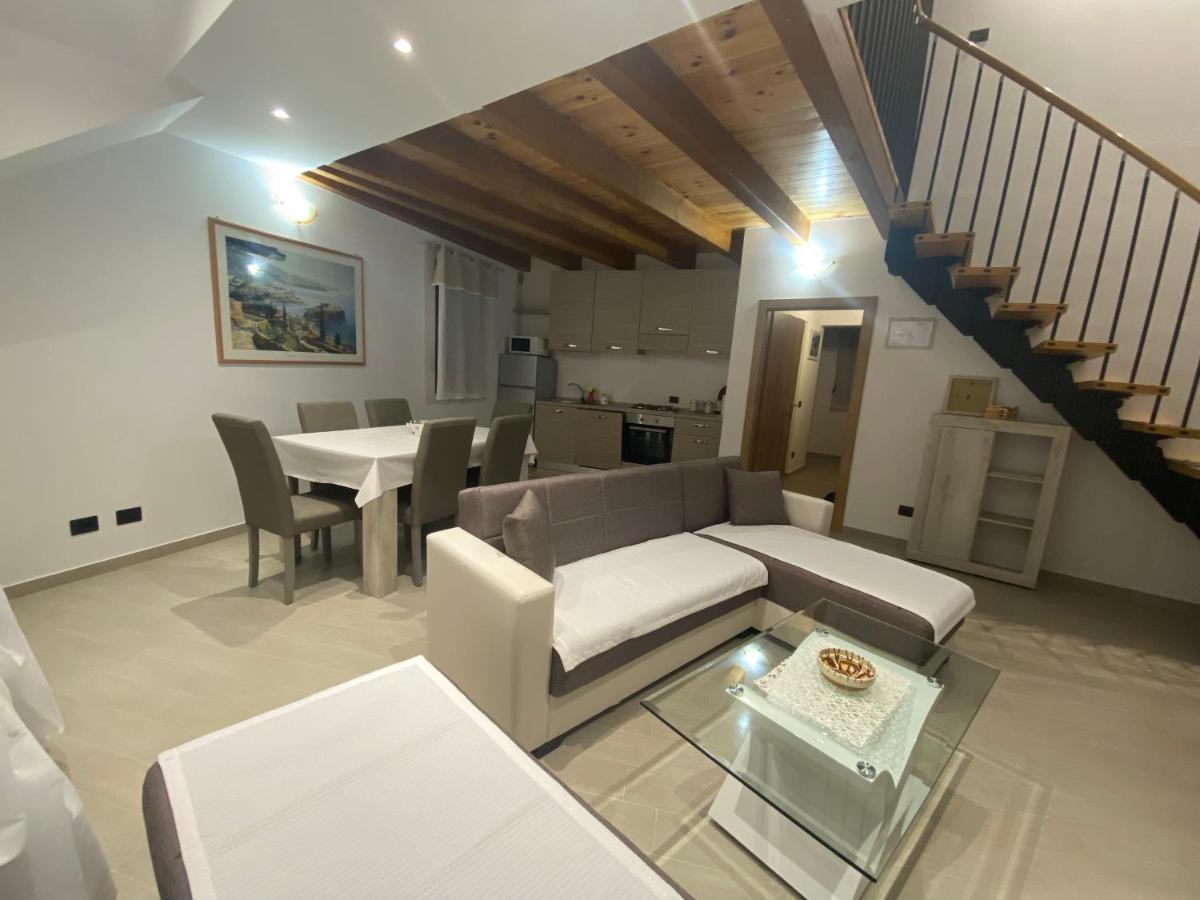 Apartman Galerija โอกูลิน ภายนอก รูปภาพ