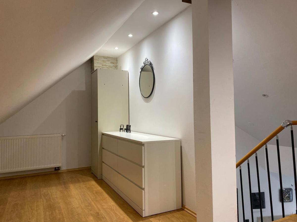 Apartman Galerija โอกูลิน ภายนอก รูปภาพ