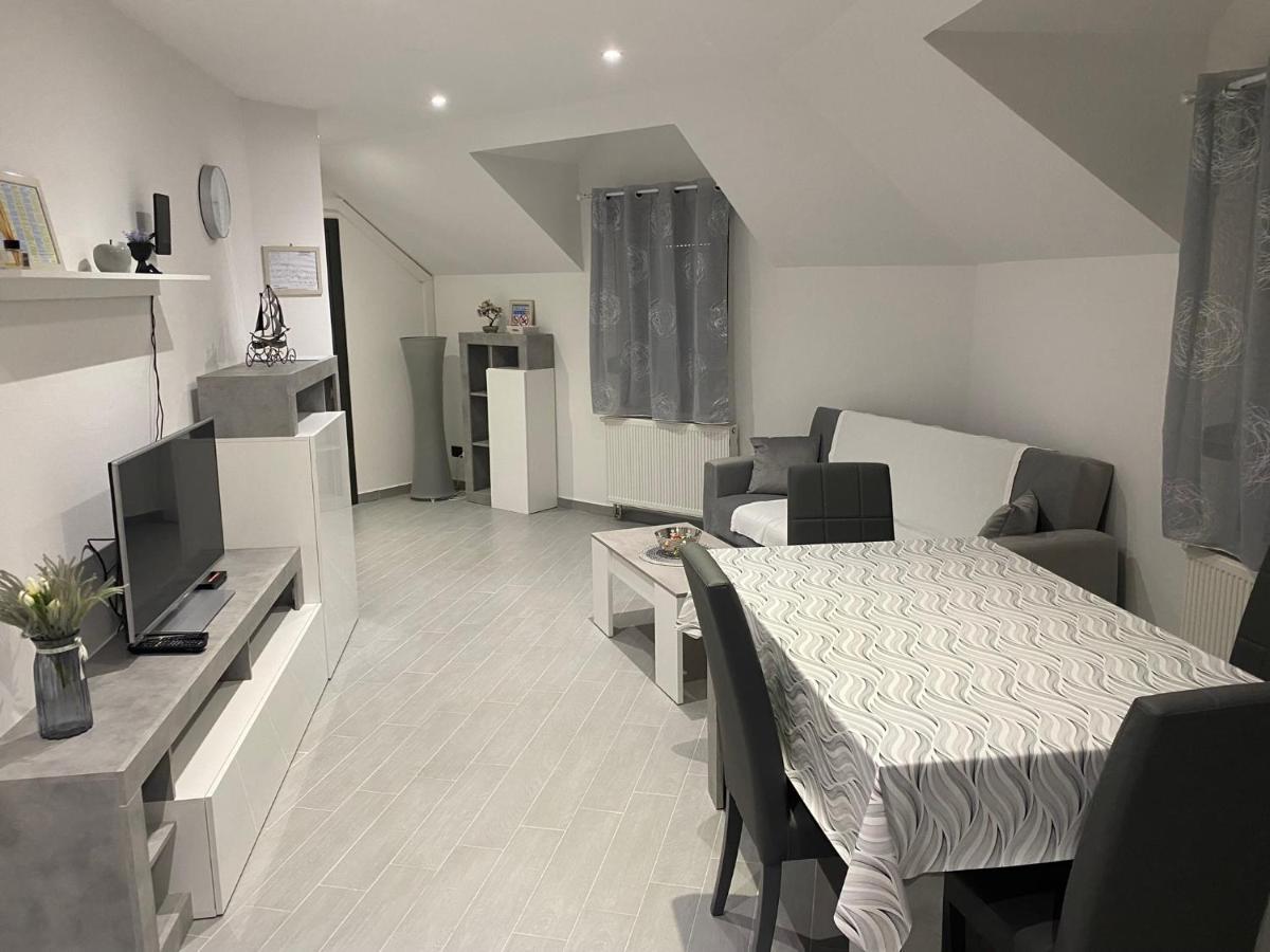 Apartman Galerija โอกูลิน ภายนอก รูปภาพ