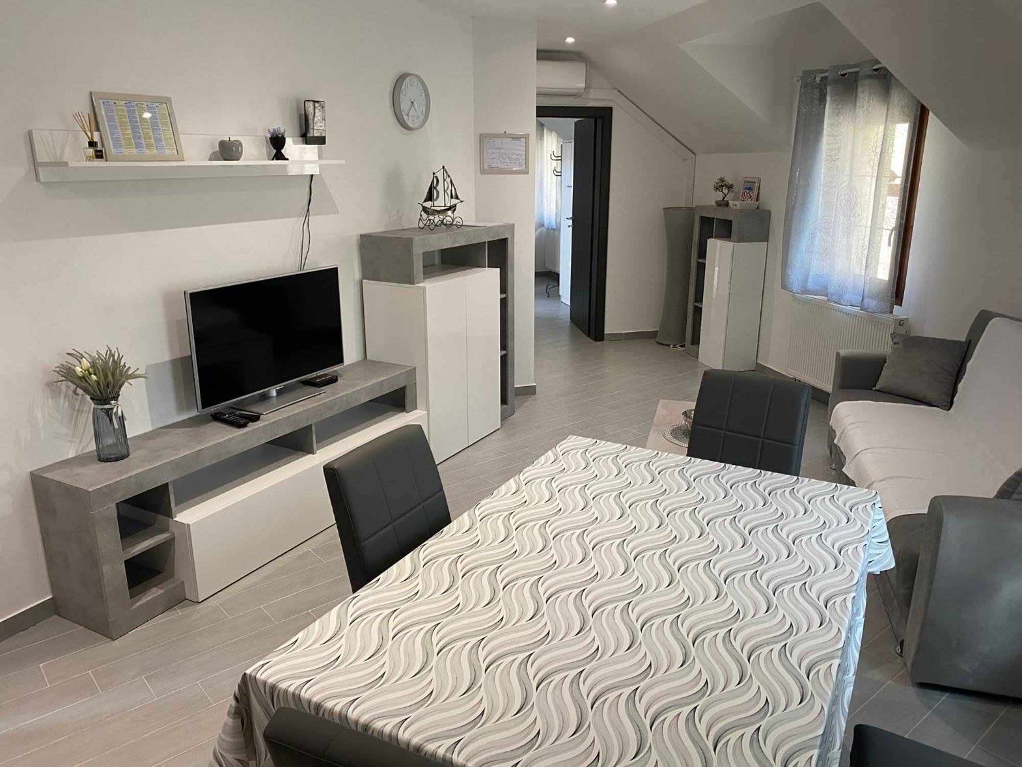 Apartman Galerija โอกูลิน ภายนอก รูปภาพ