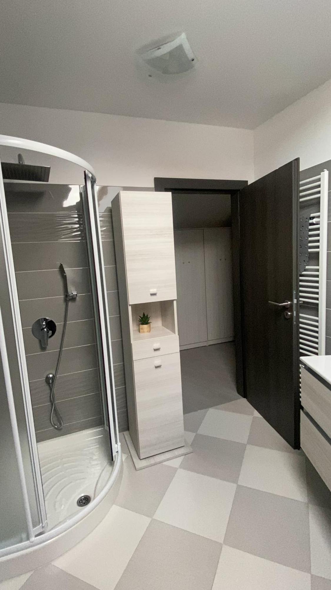 Apartman Galerija โอกูลิน ภายนอก รูปภาพ
