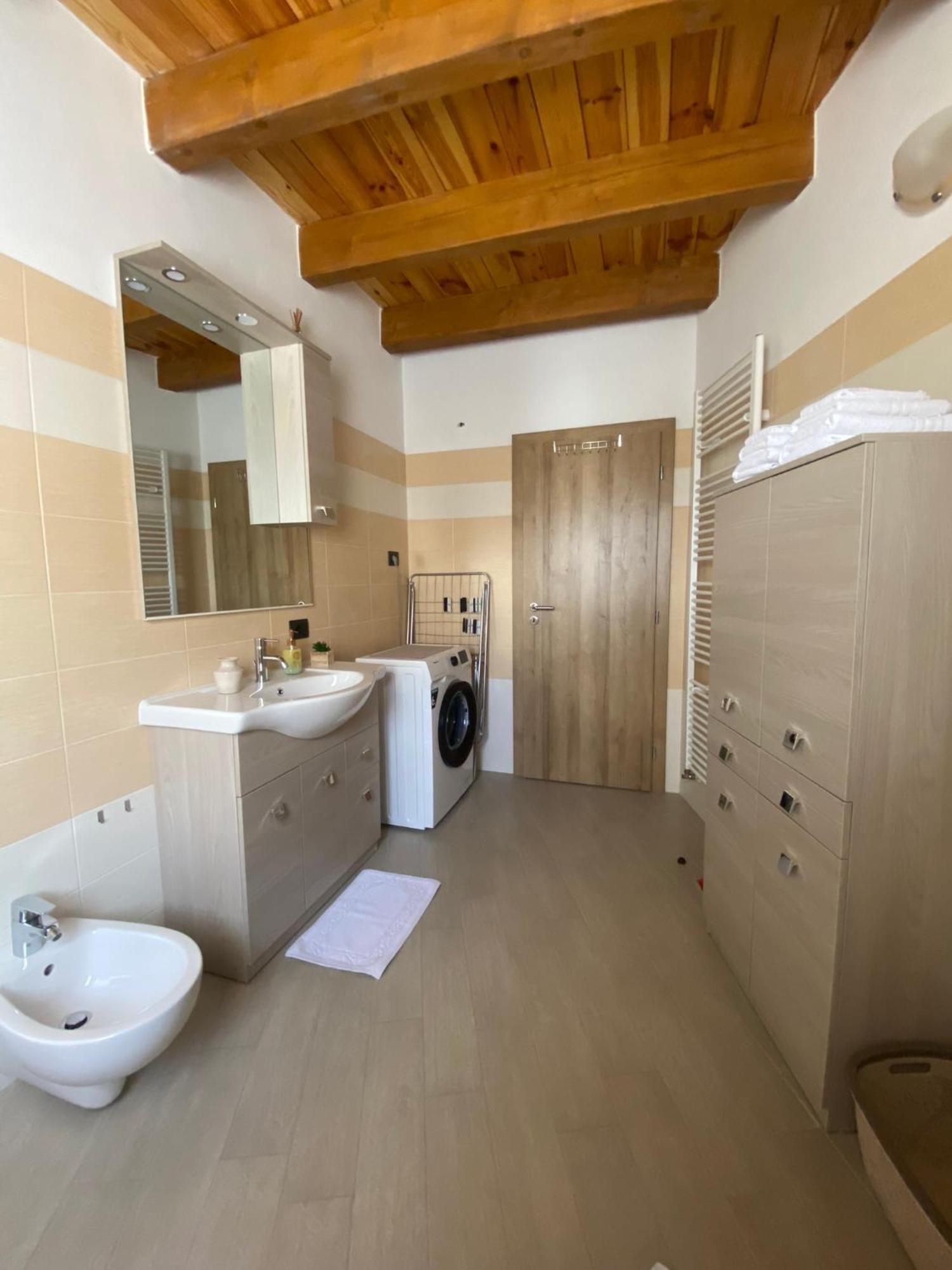 Apartman Galerija โอกูลิน ภายนอก รูปภาพ